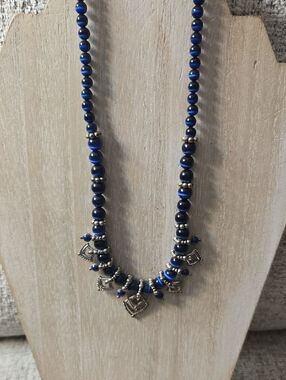 Avon Blue Cats Eye Beaded Pendant Necklace By Nancy & Rise Silvertone 1980's.